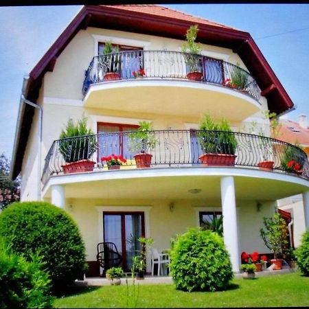 Erika Apartmanhazak Hévíz Exterior foto