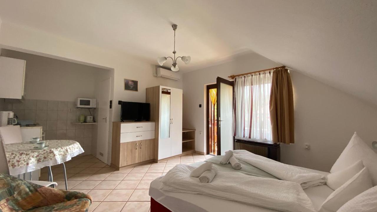 Erika Apartmanhazak Hévíz Exterior foto
