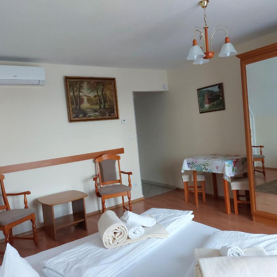 Erika Apartmanhazak Hévíz Exterior foto