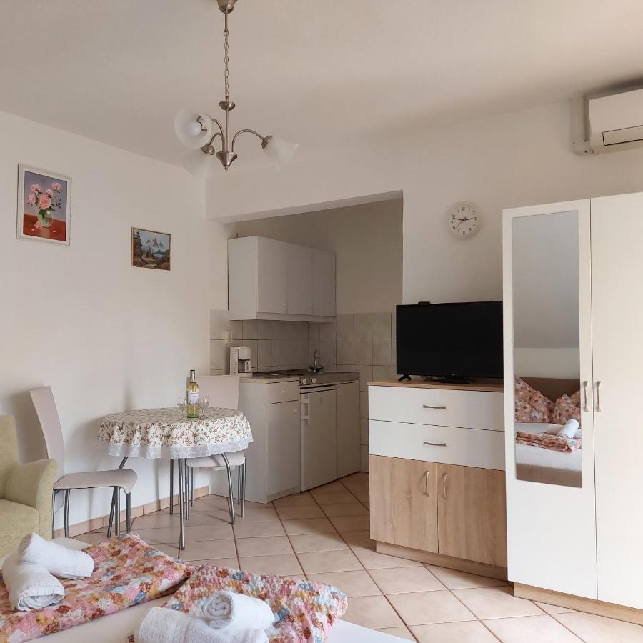 Erika Apartmanhazak Hévíz Exterior foto