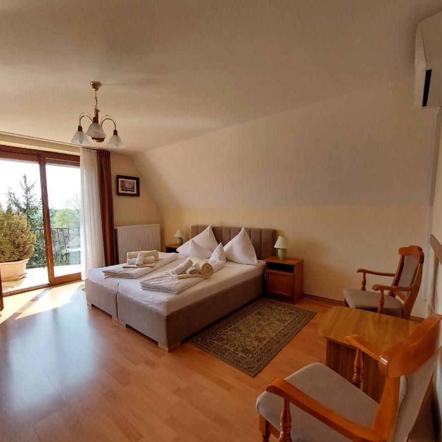 Erika Apartmanhazak Hévíz Exterior foto