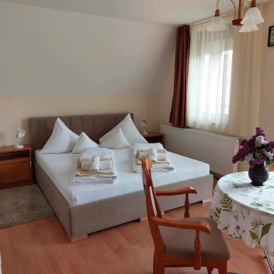 Erika Apartmanhazak Hévíz Exterior foto