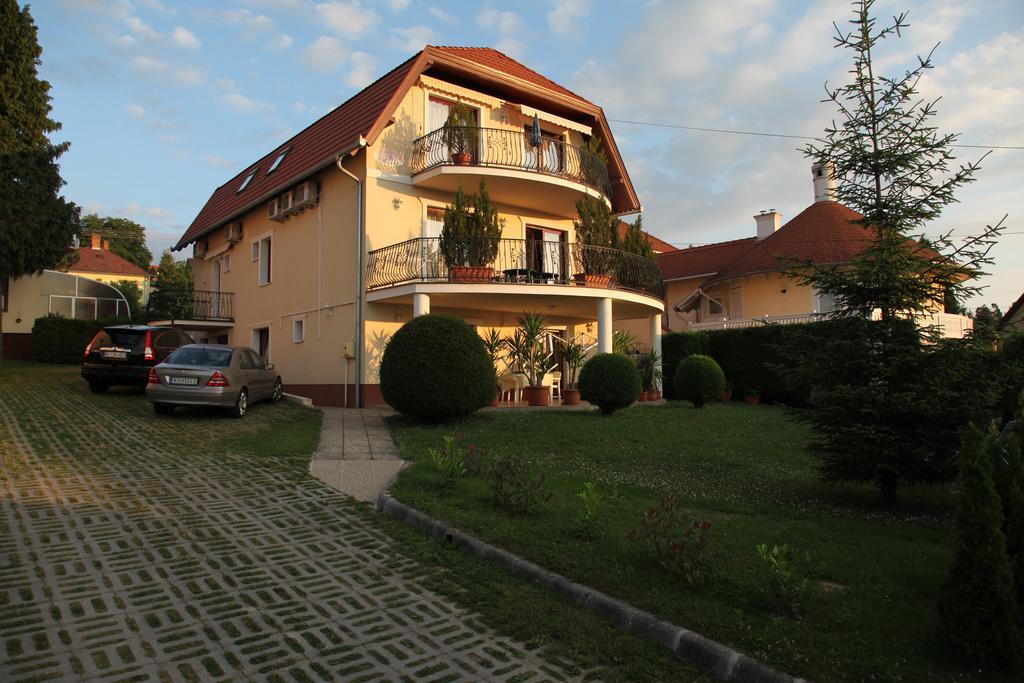 Erika Apartmanhazak Hévíz Cameră foto